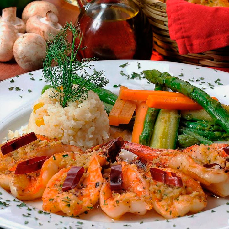 Camarones Flameados cin Vegetales